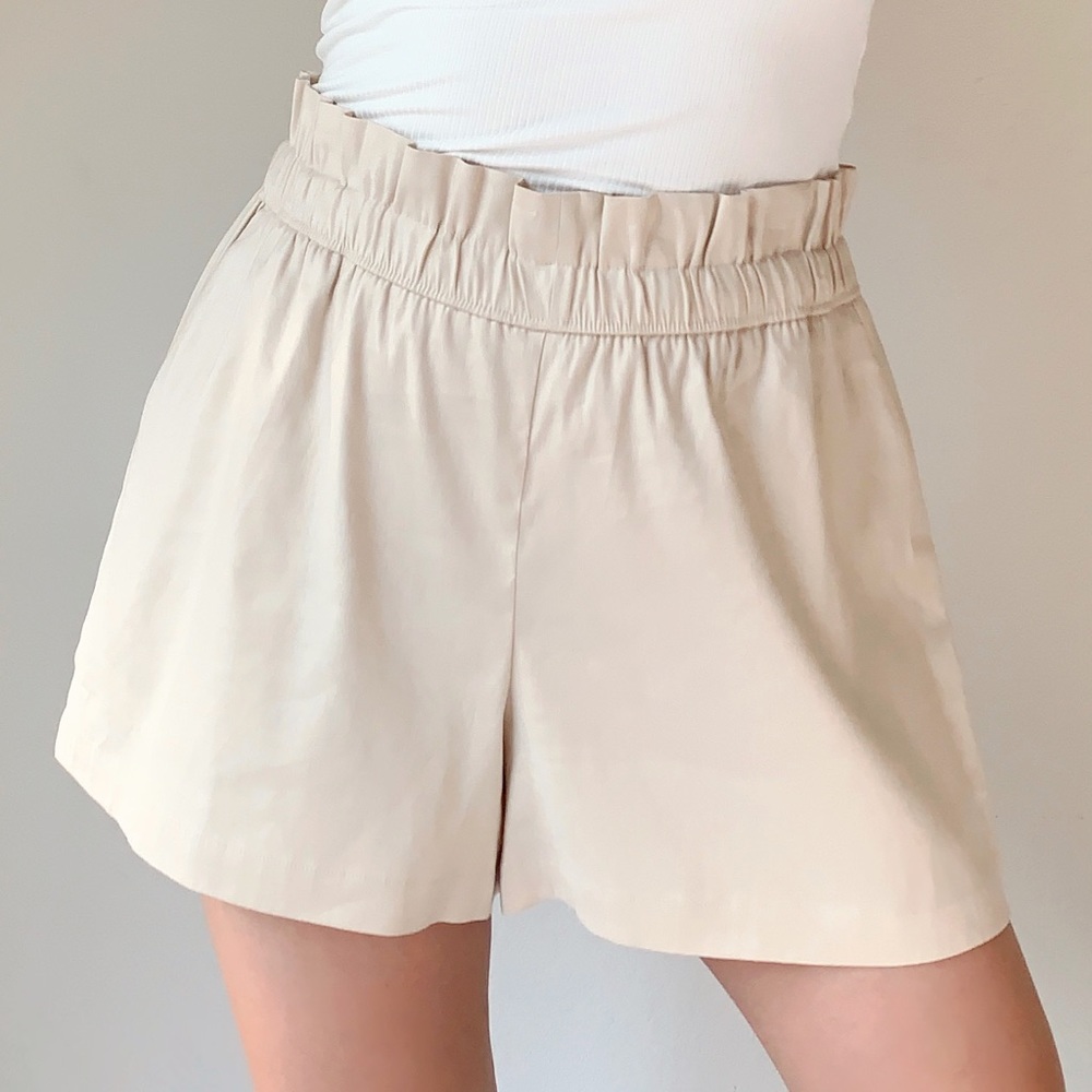 Express beige paperbag shorts